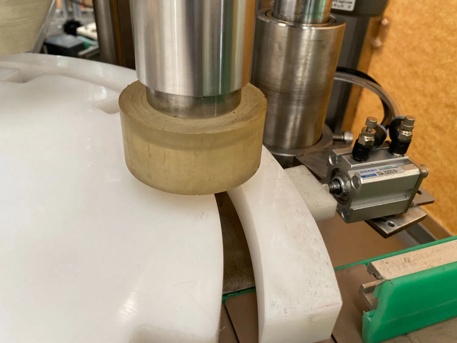 50ml Jelly Water Automatic Spray Filling and Capping Machine